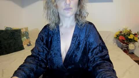elena online show from February 20, 2025, 2:40 am