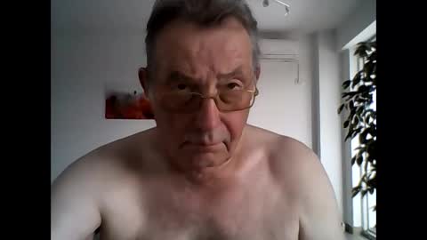 Snapshot of jahanc01 chatting on October 9, 2025, 10:13 am Malko online show from October 9, 2025, 10:13 am