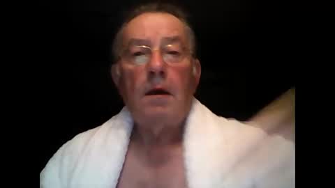 Snapshot of jahanc01 chatting on October 13, 2025, 1:49 am Malko online show from October 13, 2025, 1:49 am