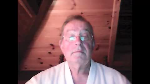 Snapshot of jahanc01 chatting on November 11, 2025, 4:23 am Malko online show from November 11, 2025, 4:23 am