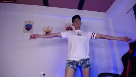 JAISON HALLS online show from November 7, 2025, 10:21 pm