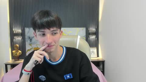 JAKE online show from November 4, 2025, 12:59 pm