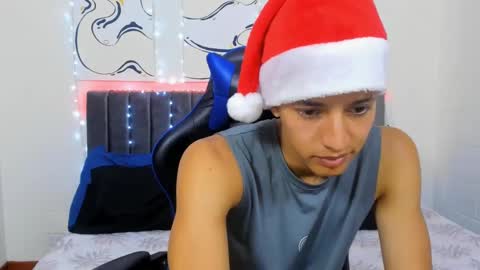 Hi guys im new 3 online show from December 17, 2024, 9:05 pm