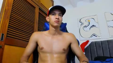 Hi guys im new 3 online show from January 25, 2025, 12:38 am