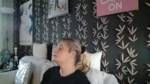 JAKKI LOUISE pornstar online show from November 21, 2025, 3:22 pm