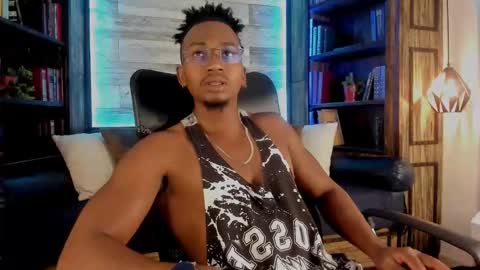   online show from October 14, 2025, 4:02 am