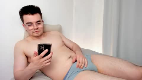 Snapshot of jame_flow chatting on April 24, 2026, 7:00 am Hey there Im Jame online show from April 24, 2026, 7:00 am