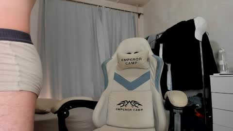 Snapshot of jame_flow chatting on May 6, 2026, 6:57 pm Hey there Im Jame online show from May 6, 2026, 6:57 pm
