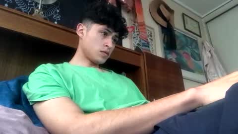 Snapshot of james2002og chatting on October 3, 2025, 10:18 pm james2002og online show from October 3, 2025, 10:18 pm