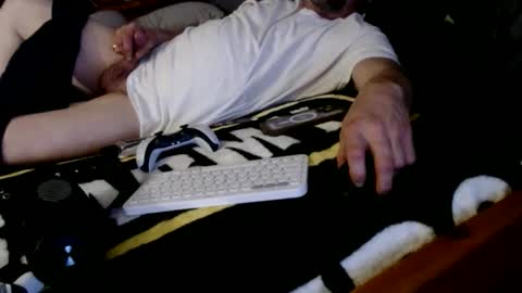 what you in too online show from January 5, 2026, 7:06 pm