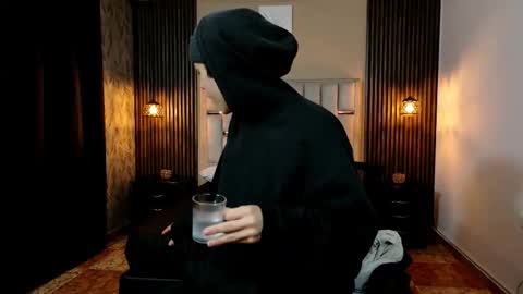 james_adamss_ online show from February 12, 2026, 1:17 pm