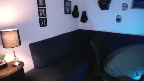 james_cr online show from March 19, 2026, 2:04 am