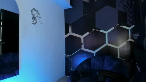james_cr online show from July 17, 2026, 8:57 pm