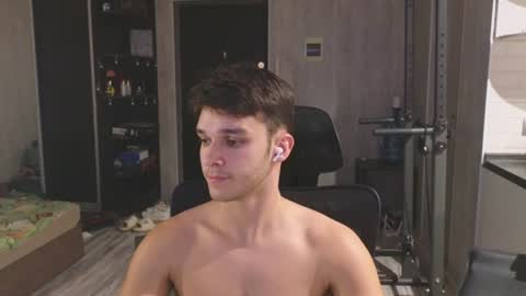 Snapshot of james_friends chatting on July 1, 2026, 10:31 pm James online show from July 1, 2026, 10:31 pm