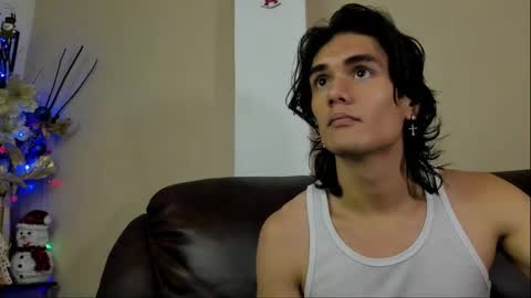 james_morrisonm online show from December 1, 2025, 8:25 pm