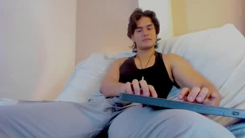 james_morrisonm online show from June 3, 2026, 1:57 pm