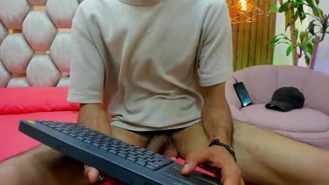 Snapshot of james_walsh chatting on January 18, 2026, 8:01 pm James Walsh online show from January 18, 2026, 8:01 pm