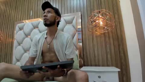 Snapshot of james_walsh chatting on February 9, 2026, 8:13 pm James Walsh online show from February 9, 2026, 8:13 pm