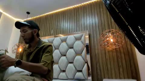 Snapshot of james_walsh chatting on February 14, 2026, 7:43 pm James Walsh online show from February 14, 2026, 7:43 pm