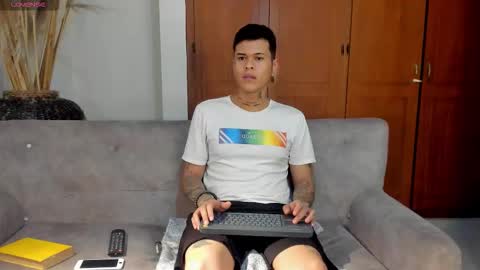 Jamesinked  online show from November 13, 2025, 2:10 am