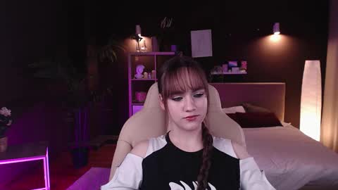 jamie_chung online show from November 4, 2025, 9:08 am