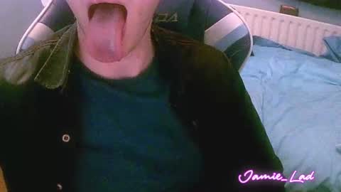 Snapshot of jamie_lad chatting on December 7, 2024, 9:44 pm Jamie online show from December 7, 2024, 9:44 pm