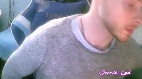 Snapshot of jamie_lad chatting on December 22, 2024, 11:22 am Jamie online show from December 22, 2024, 11:22 am