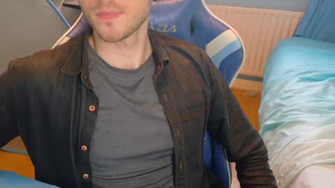 Snapshot of jamie_lad chatting on February 15, 2025, 3:06 pm Jamie online show from February 15, 2025, 3:06 pm