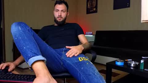 Snapshot of jamienoxus chatting on October 7, 2025, 5:37 am Robbie online show from October 7, 2025, 5:37 am