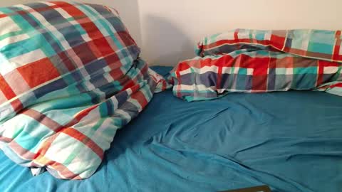 Jan online show from October 19, 2025, 7:03 pm