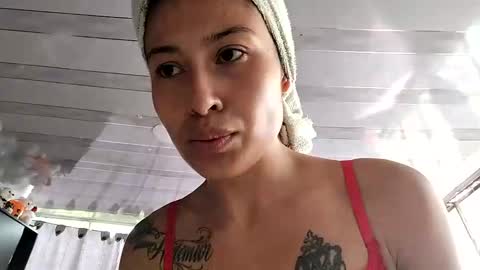 janariivera1 online show from October 31, 2025, 6:42 pm