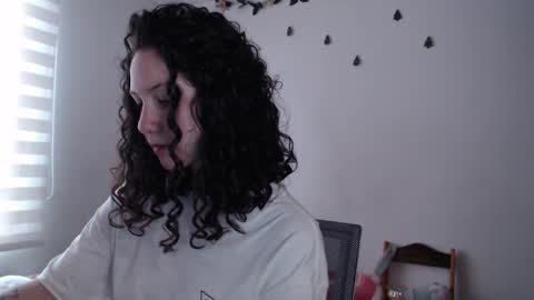 Snapshot of jane_r chatting on February 11, 2025, 10:28 pm Jane online show from February 11, 2025, 10:28 pm