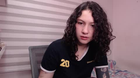 Snapshot of jane_r chatting on September 23, 2025, 11:52 pm Jane online show from September 23, 2025, 11:52 pm
