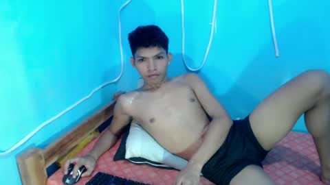 janlloyd04 online show from May 4, 2026, 7:48 am
