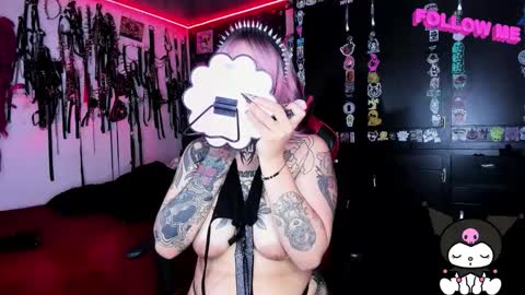      online show from September 29, 2025, 9:52 pm