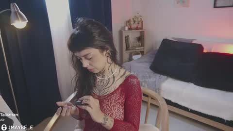   jmaybe e online show from December 1, 2025, 3:06 pm