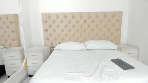 Janne  online show from September 9, 2025, 8:41 pm