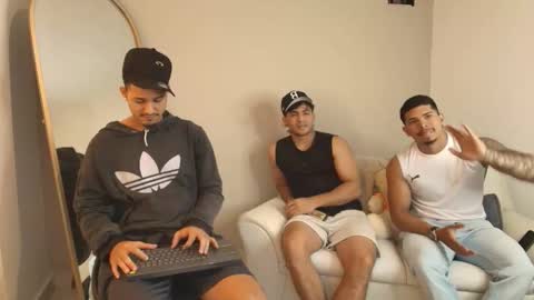 janomar01 online show from February 6, 2026, 12:52 pm