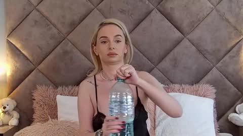 jaquelinemerlot online show from February 3, 2025, 10:47 am