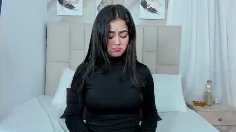 Snapshot of jaslyn__smith chatting on February 15, 2025, 5:28 pm Jaslyn online show from February 15, 2025, 5:28 pm