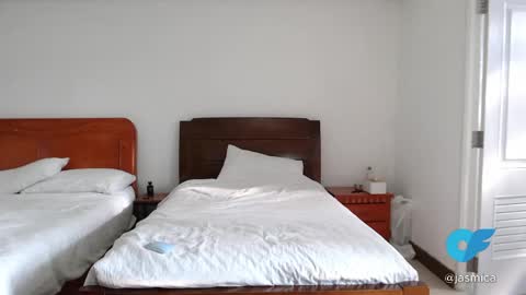 jasmica online show from April 11, 2026, 1:21 am