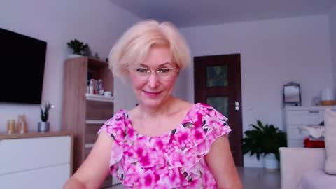 Snapshot of jasmin18v chatting on February 6, 2026, 7:23 am Jasmin room for people 40 online show from February 6, 2026, 7:23 am