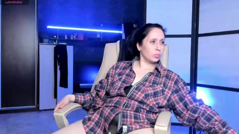jasmin_milf online show from May 16, 2026, 11:25 pm