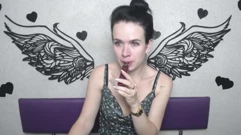 JasmineKouch online show from October 5, 2025, 5:11 pm