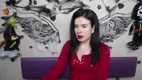 JasmineKouch online show from November 11, 2025, 6:41 pm