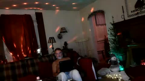 Snapshot of jasonreloaded694u chatting on December 25, 2024, 8:07 am Jason online show from December 25, 2024, 8:07 am