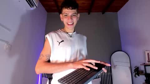 J A S S O N  online show from November 11, 2025, 1:44 pm