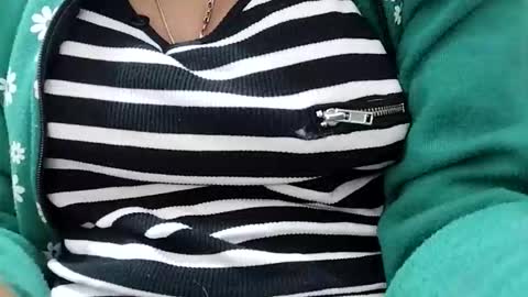 jasspreettt online show from December 4, 2025, 1:48 am