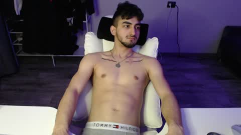 Snapshot of jastin_black chatting on January 8, 2025, 7:56 pm Jastin online show from January 8, 2025, 7:56 pm