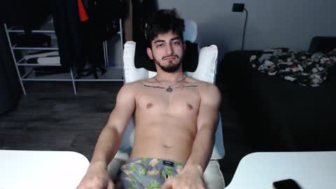 Snapshot of jastin_black chatting on February 4, 2025, 11:49 pm Jastin online show from February 4, 2025, 11:49 pm